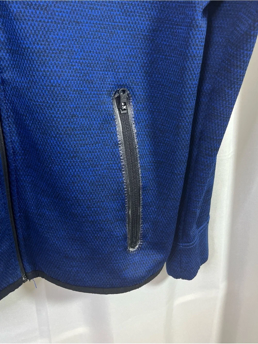 American Eagle Outfitters Men’s Blue Performance Full Zip Hoodie Size Medium